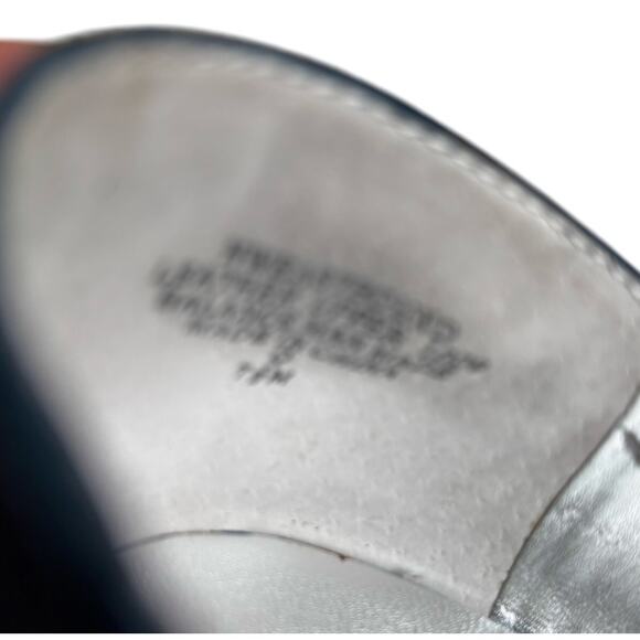 Nine West Eastbound high heels1/2” platform leather 4” heel perforated & patent - Picture 9 of 11